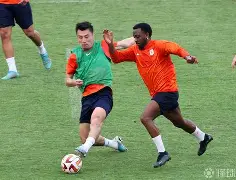 天博体育平台官网-山东泰山清晨复出首秀，志在葡超名次提升，气氛紧张，高层口径保持一致